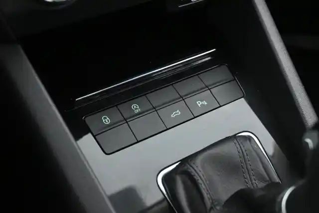 Harmaa Farmari, Skoda Octavia – OXZ-255