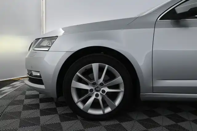 Harmaa Farmari, Skoda Octavia – OXZ-255