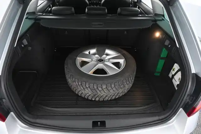 Harmaa Farmari, Skoda Octavia – OXZ-255