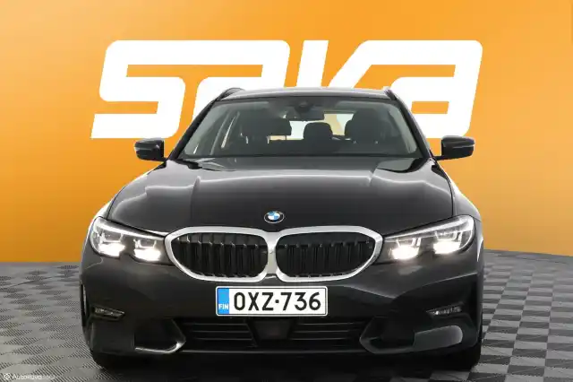 Musta Farmari, BMW 330 – OXZ-736