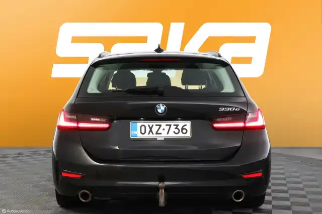 Musta Farmari, BMW 330 – OXZ-736