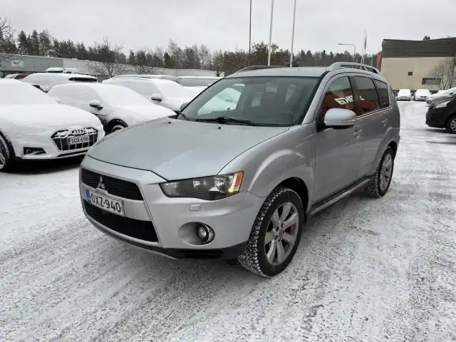 Hopea Farmari, Mitsubishi Outlander – OXZ-940