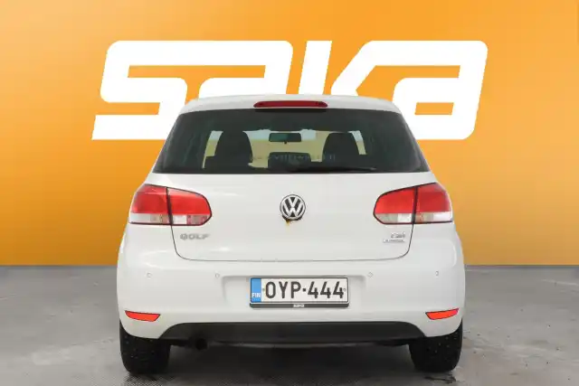 Valkoinen Viistoperä, Volkswagen Golf – OYP-444