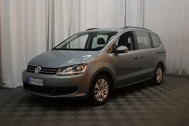 Harmaa Tila-auto, Volkswagen Sharan – OYR-603