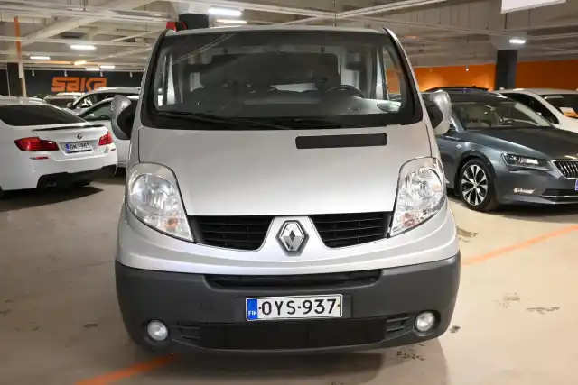 Harmaa Pakettiauto, Renault Trafic – OYS-937