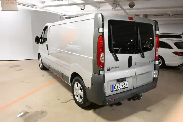 Harmaa Pakettiauto, Renault Trafic – OYS-937