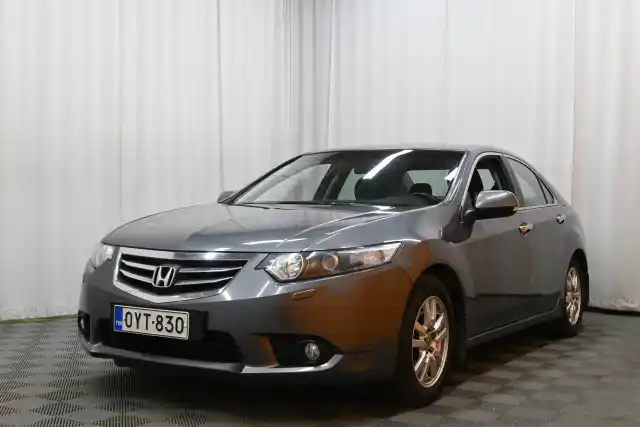 Harmaa Sedan, Honda Accord – OYT-830