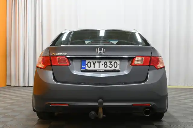 Harmaa Sedan, Honda Accord – OYT-830