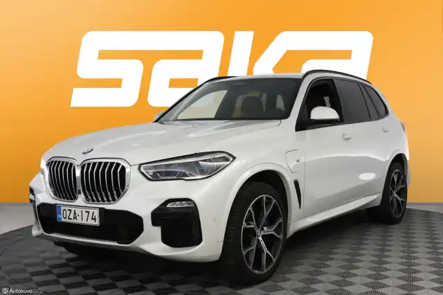 Valkoinen Maastoauto, BMW X5 – OZA-174