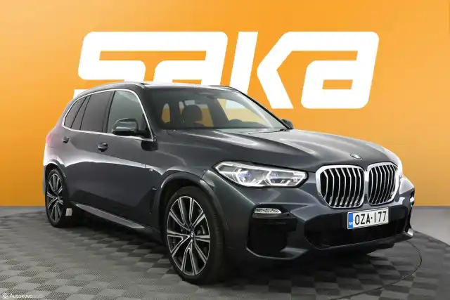 Harmaa Maastoauto, BMW X5 – OZA-177