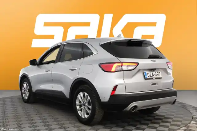 Harmaa Maastoauto, Ford Kuga – OZA-597