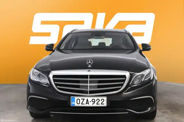 Musta Farmari, Mercedes-Benz E – OZA-922