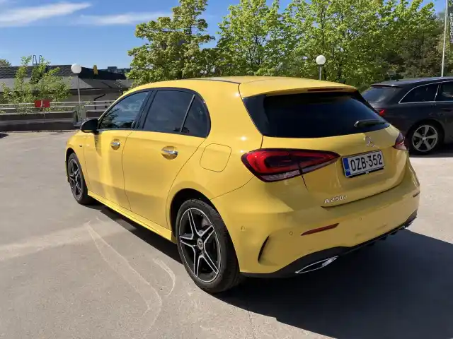 Keltainen Viistoperä, Mercedes-Benz A – OZB-352