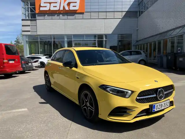 Keltainen Viistoperä, Mercedes-Benz A – OZB-352