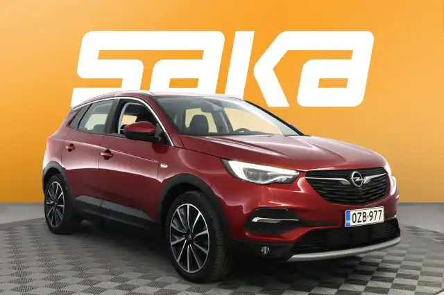 Punainen Maastoauto, Opel Grandland X – OZB-977