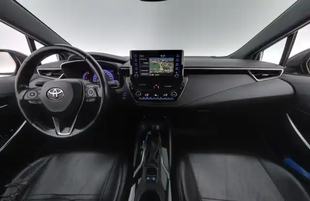 Musta Farmari, Toyota Corolla – OZC-302