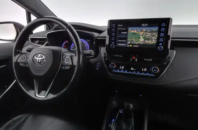 Musta Farmari, Toyota Corolla – OZC-302