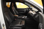Valkoinen Maastoauto, Audi e-tron – OZE-591, kuva 11