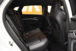 Valkoinen Maastoauto, Audi e-tron – OZE-591, kuva 13