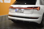Valkoinen Maastoauto, Audi e-tron – OZE-591, kuva 9