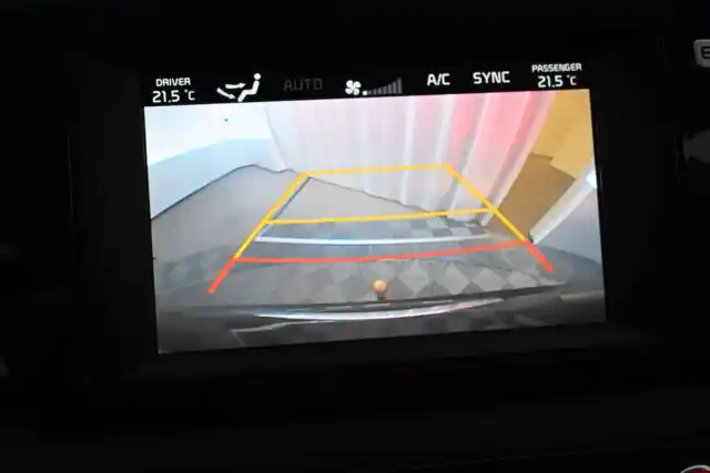 Harmaa Farmari, Kia NIRO – OZE-764