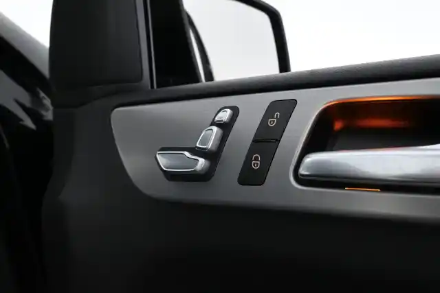 Musta Maastoauto, Mercedes-Benz GLE – OZF-247