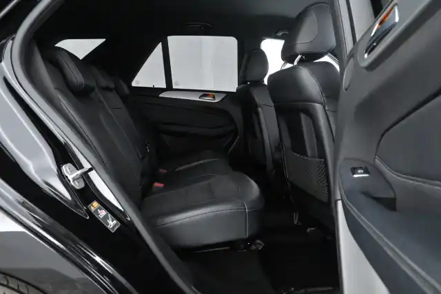 Musta Maastoauto, Mercedes-Benz GLE – OZF-247