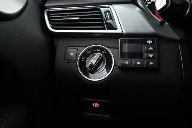 Musta Maastoauto, Mercedes-Benz GLE – OZF-247