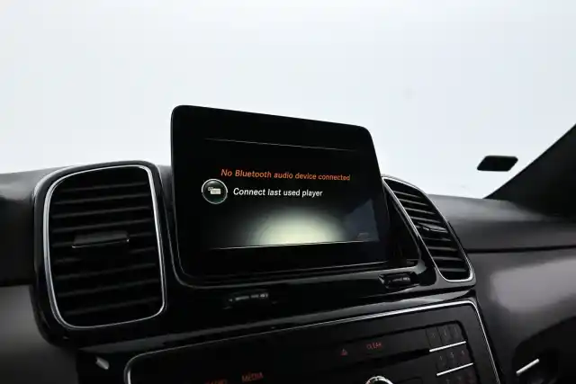 Musta Maastoauto, Mercedes-Benz GLE – OZF-247