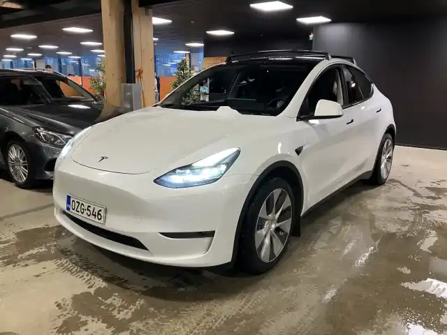 Valkoinen Maastoauto, Tesla Model Y – OZG-546