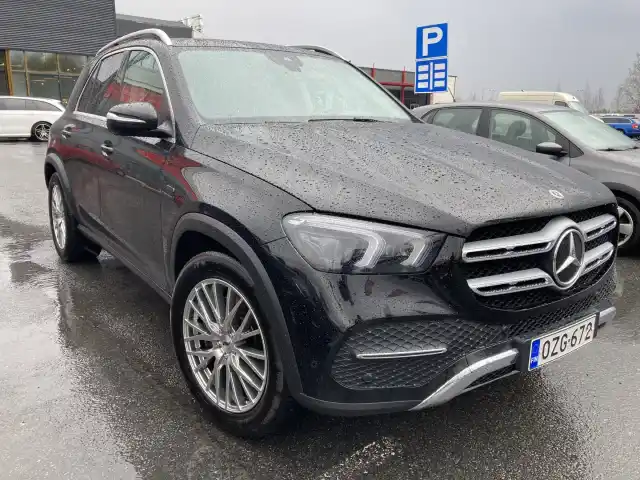 Musta Maastoauto, Mercedes-Benz GLE – OZG-672