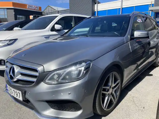 Harmaa Farmari, Mercedes-Benz E – OZG-797