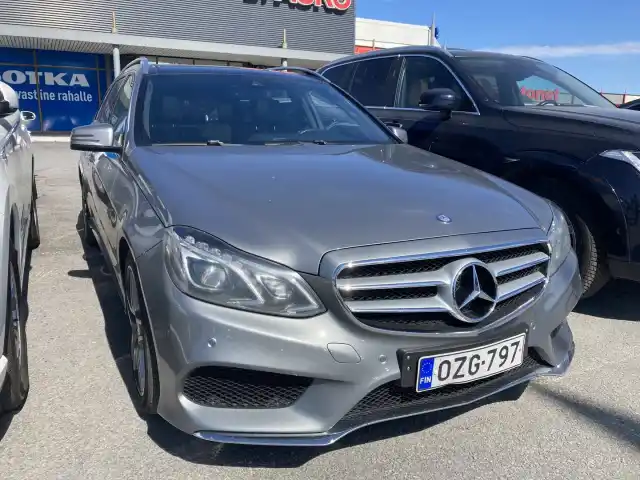 Harmaa Farmari, Mercedes-Benz E – OZG-797
