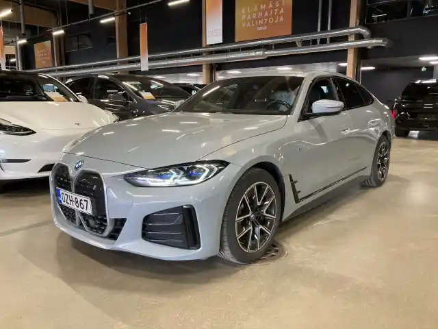 Harmaa Sedan, BMW i4 – OZH-867
