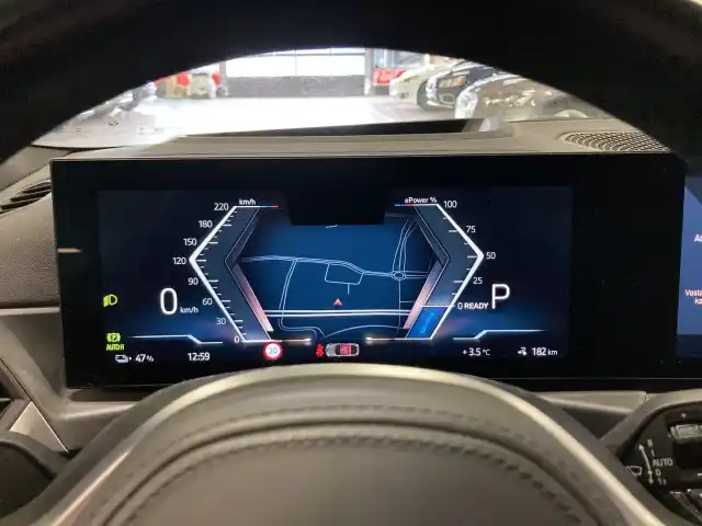 Harmaa Sedan, BMW i4 – OZH-867
