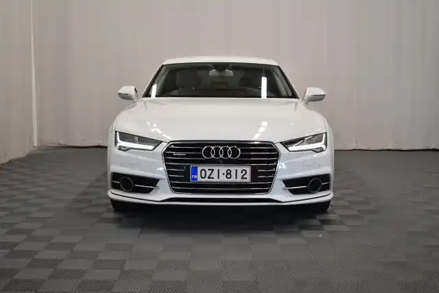 Valkoinen Viistoperä, Audi A7 – OZI-812