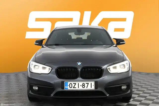 Harmaa Viistoperä, BMW 116 – OZI-871