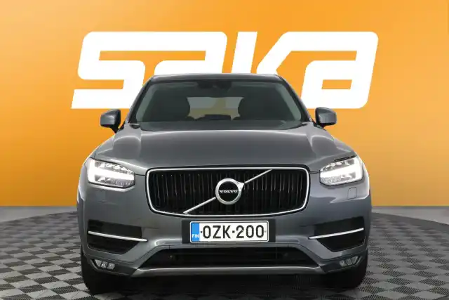 Harmaa Maastoauto, Volvo XC90 – OZK-200