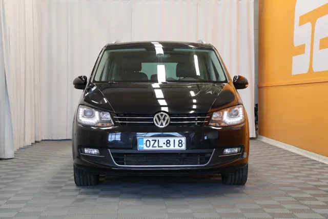 Musta Tila-auto, Volkswagen Sharan – OZL-818