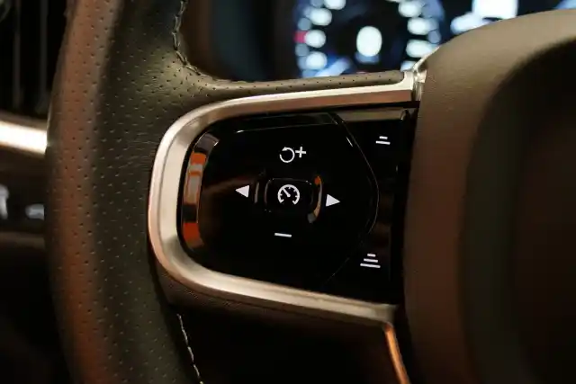 Hopea Sedan, Volvo S90 – OZL-836