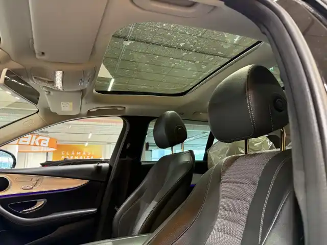 Musta Farmari, Mercedes-Benz E – OZM-287