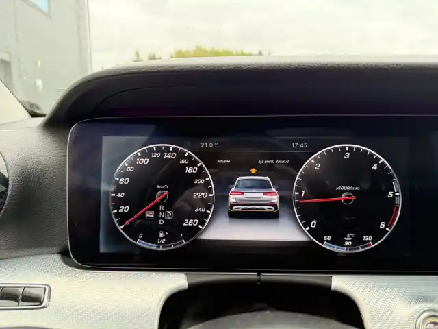 Musta Farmari, Mercedes-Benz E – OZM-287