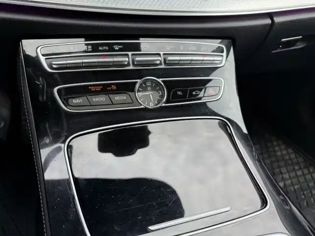 Musta Farmari, Mercedes-Benz E – OZM-287