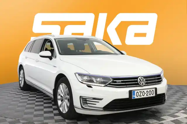 Valkoinen Farmari, Volkswagen Passat – OZO-200