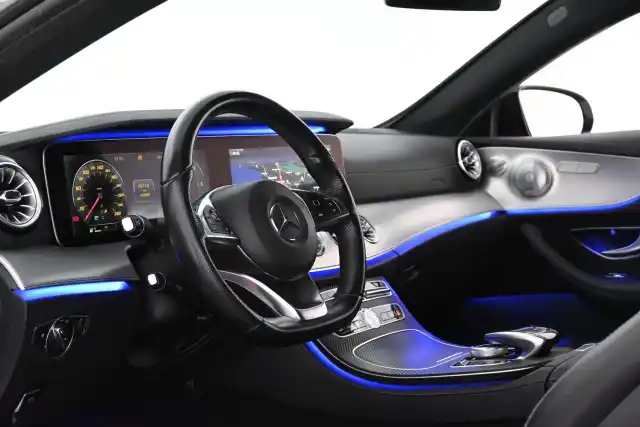 Harmaa Coupe, Mercedes-Benz E – OZP-916