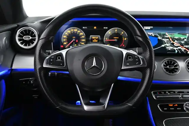 Harmaa Coupe, Mercedes-Benz E – OZP-916