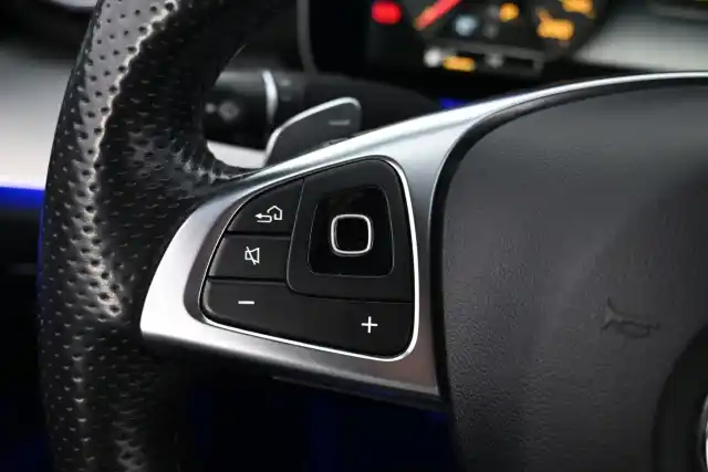 Harmaa Coupe, Mercedes-Benz E – OZP-916