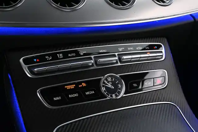 Harmaa Coupe, Mercedes-Benz E – OZP-916