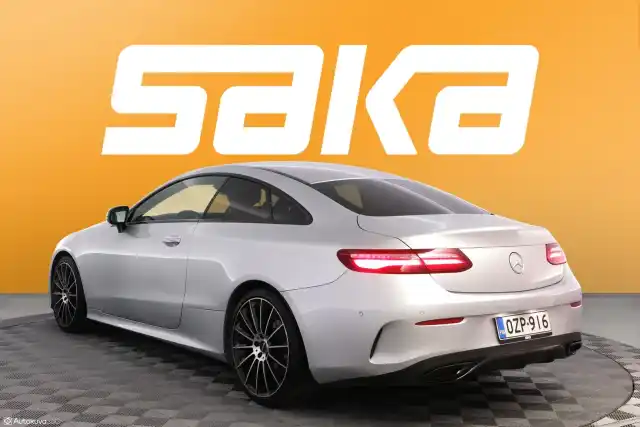 Harmaa Coupe, Mercedes-Benz E – OZP-916