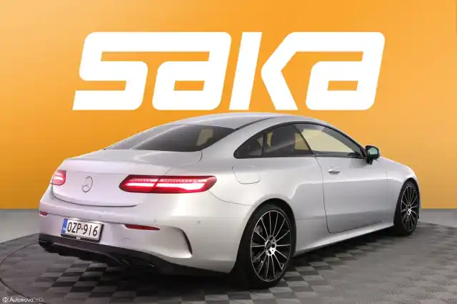 Harmaa Coupe, Mercedes-Benz E – OZP-916
